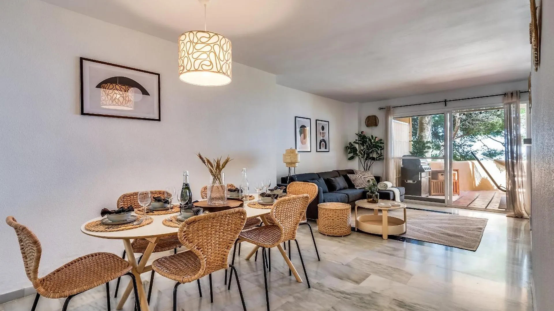 Heerlijk Appartement Met Uitzicht Op Zee Sitio de Calahonda 0*,  Španělsko