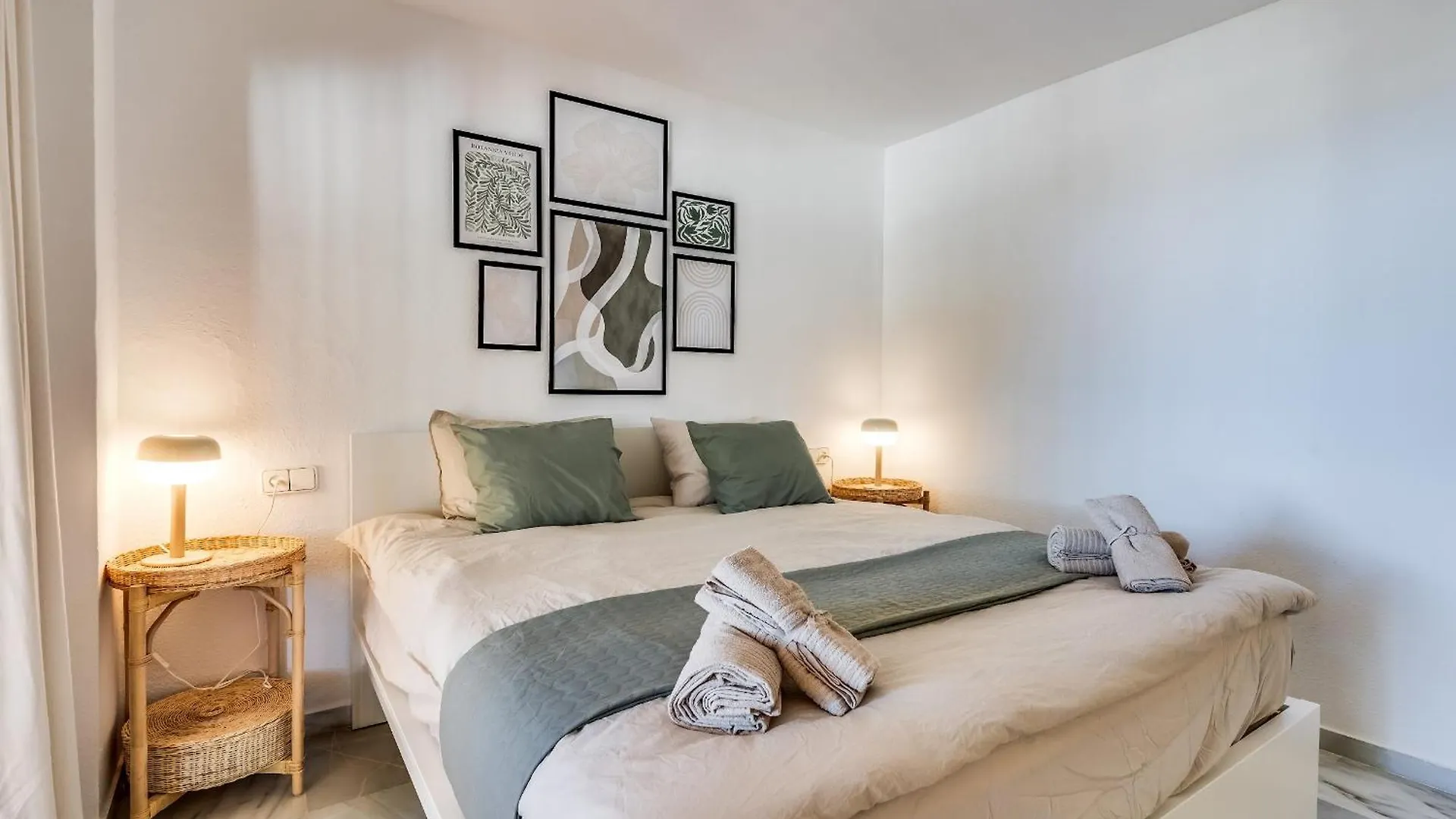 Heerlijk Appartement Met Uitzicht Op Zee Sitio de Calahonda Apartman